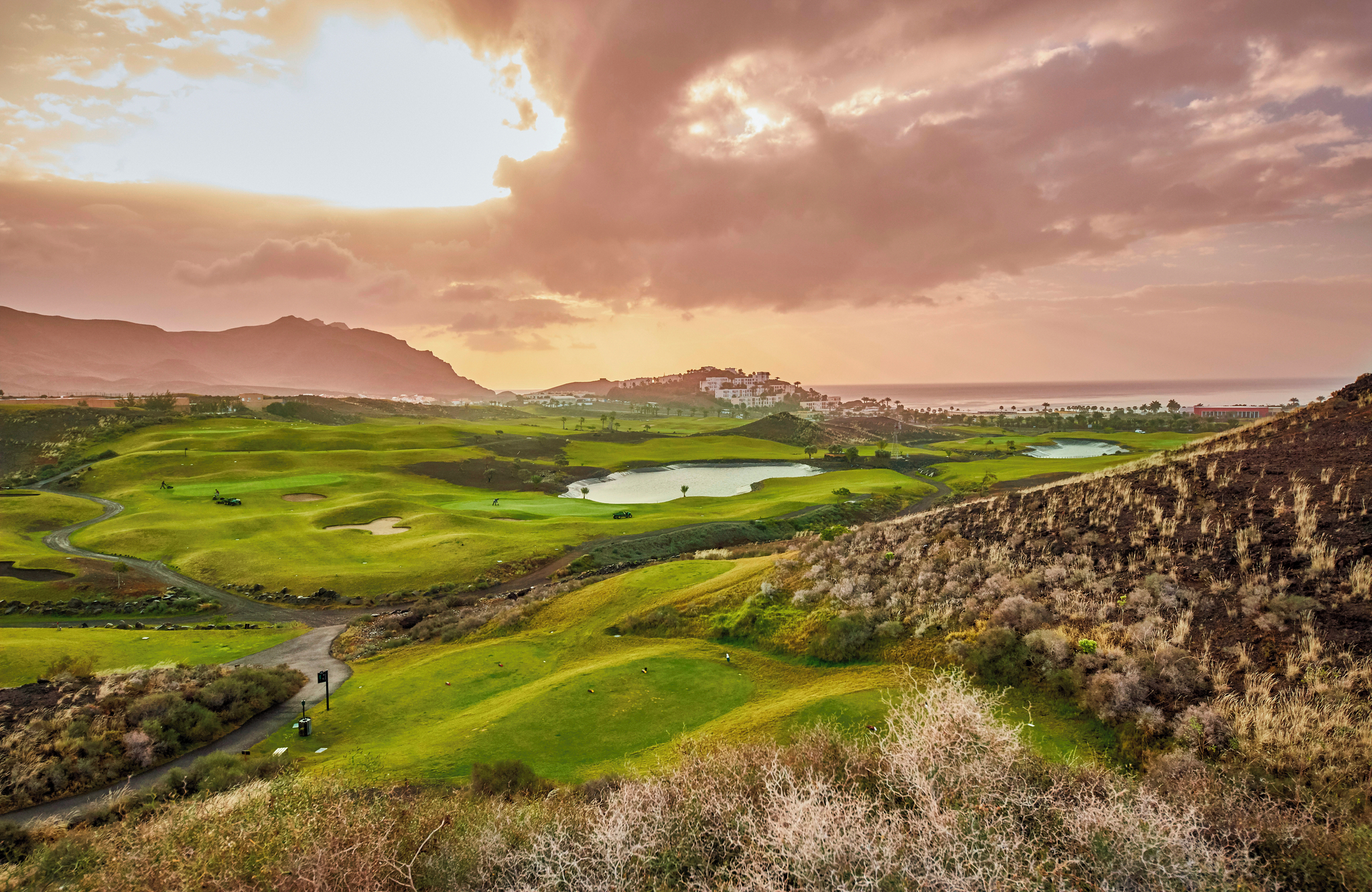 //www.jet2holidays.com/-/media/assets/product images - custom overview groups/fue/playitas resort golf/fue_89746_playitas_resort_with_3_rounds_of_golf_included_0725_01_689x448.jpg